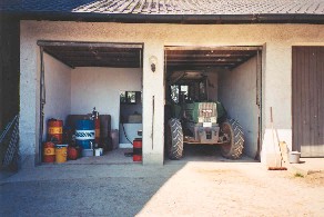 Tankstelle Nutzung einer Garage als Abstellraum und Unterstand
